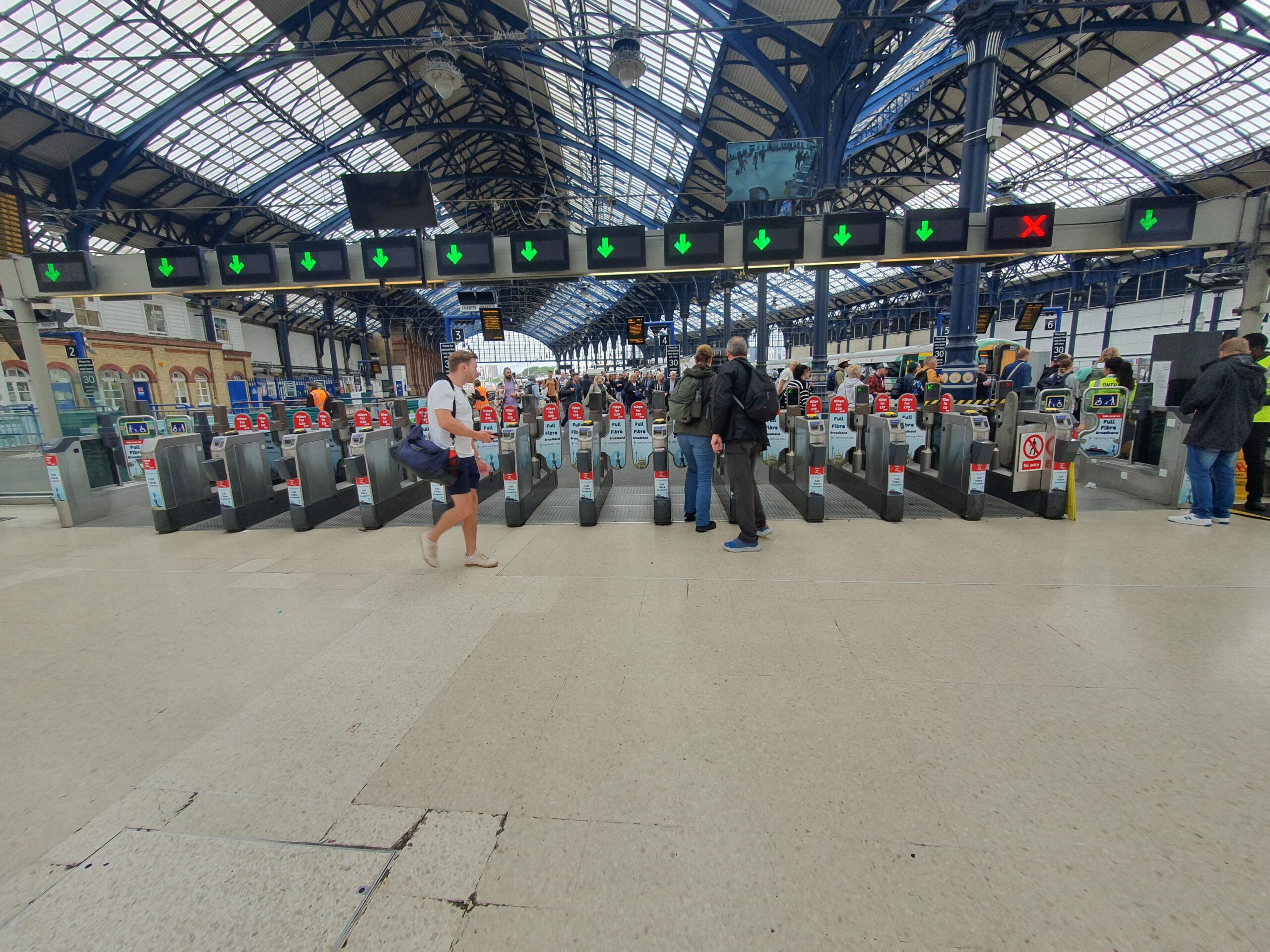 Brighton Station AdGates